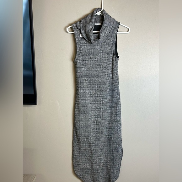 Lush Dresses & Skirts - Lush medium turtle neck 15-p2p  41-1/2 length linied maxi slit on each side